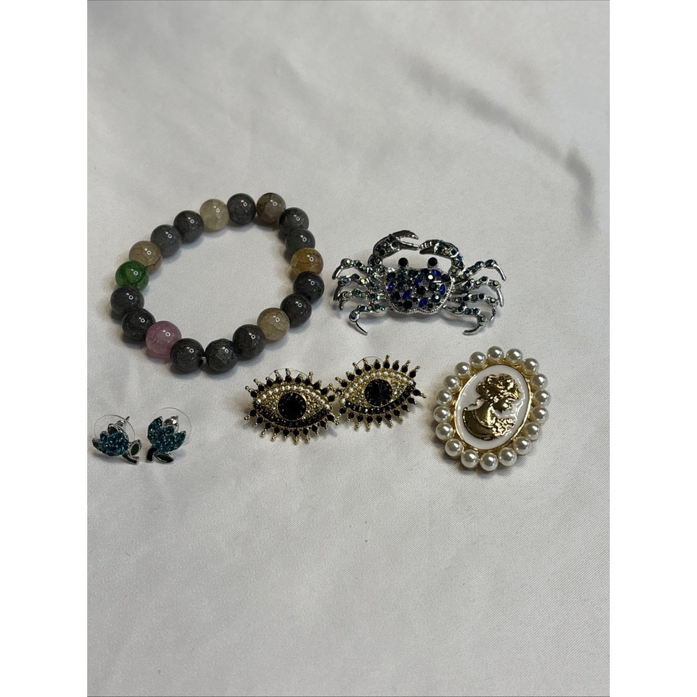 Costume Jewelry Lot Earrings Bracelet Brooch Rhinestone Cameo Crab Mix